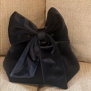 House of Harlow 1960 Black Bow Clutch